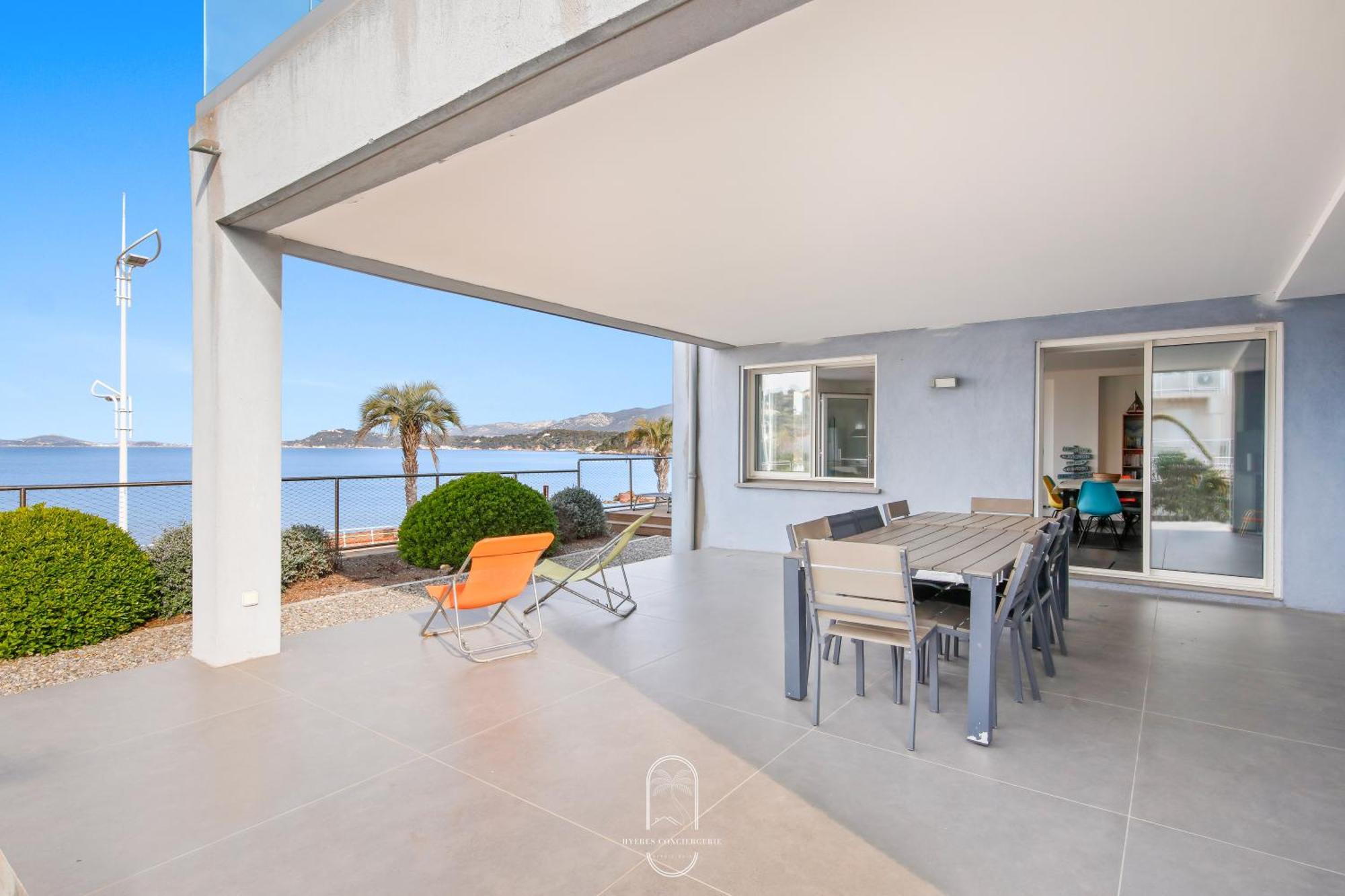 Villa Antoine Appartement Rdj Vue Mer Clim Wifi Parking Plage 50M La Garonne Le Pradet Exterior photo