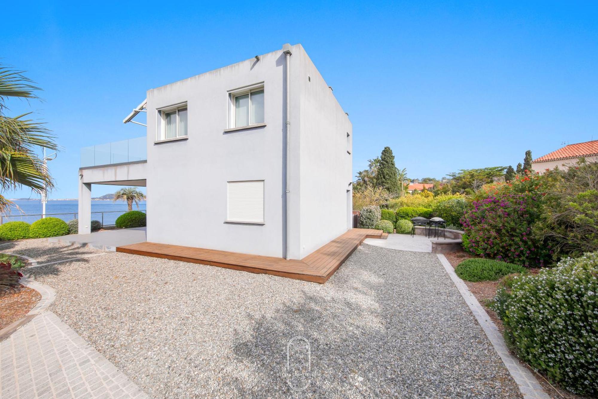 Villa Antoine Appartement Rdj Vue Mer Clim Wifi Parking Plage 50M La Garonne Le Pradet Exterior photo
