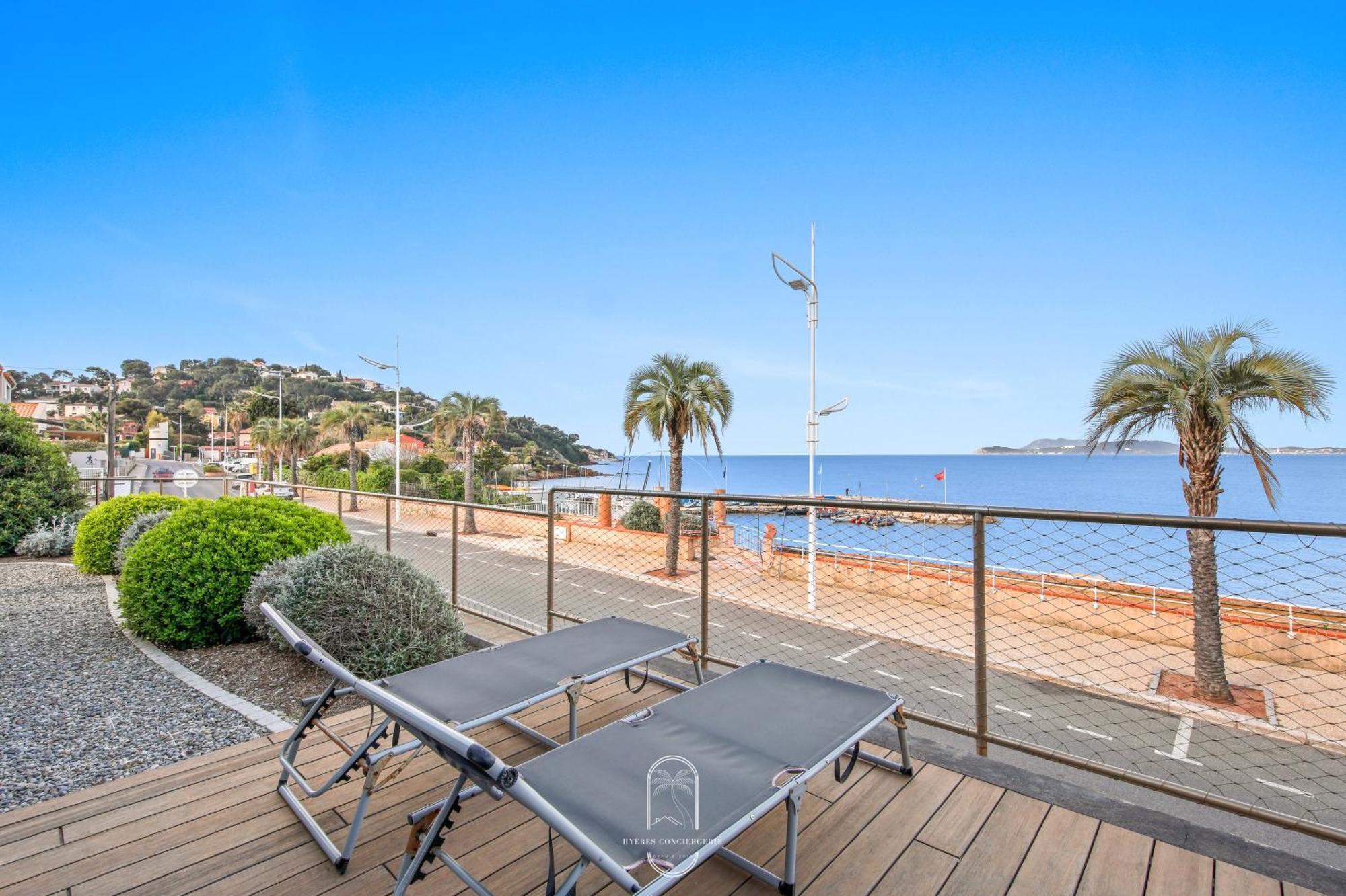 Villa Antoine Appartement Rdj Vue Mer Clim Wifi Parking Plage 50M La Garonne Le Pradet Exterior photo