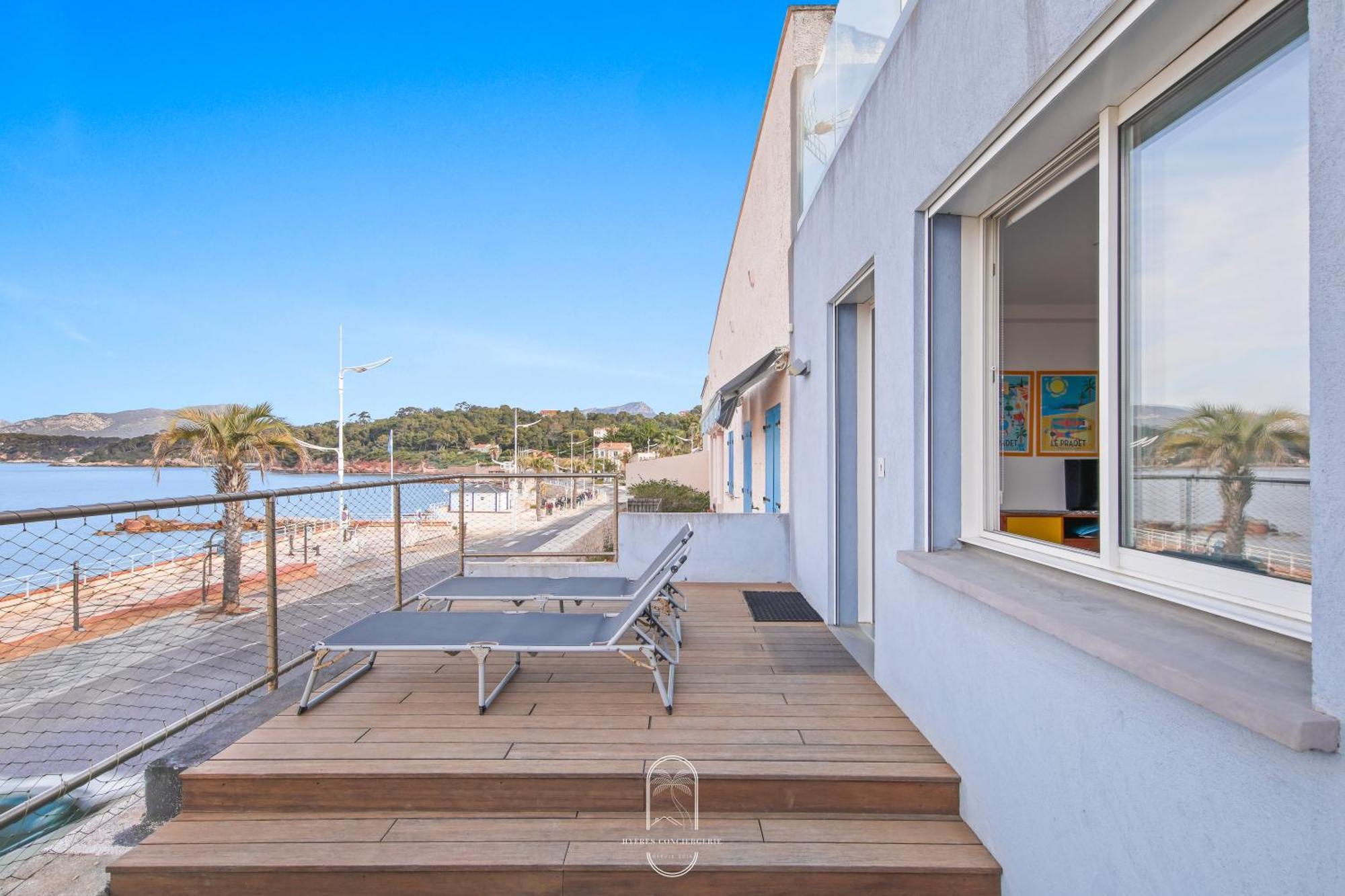 Villa Antoine Appartement Rdj Vue Mer Clim Wifi Parking Plage 50M La Garonne Le Pradet Exterior photo