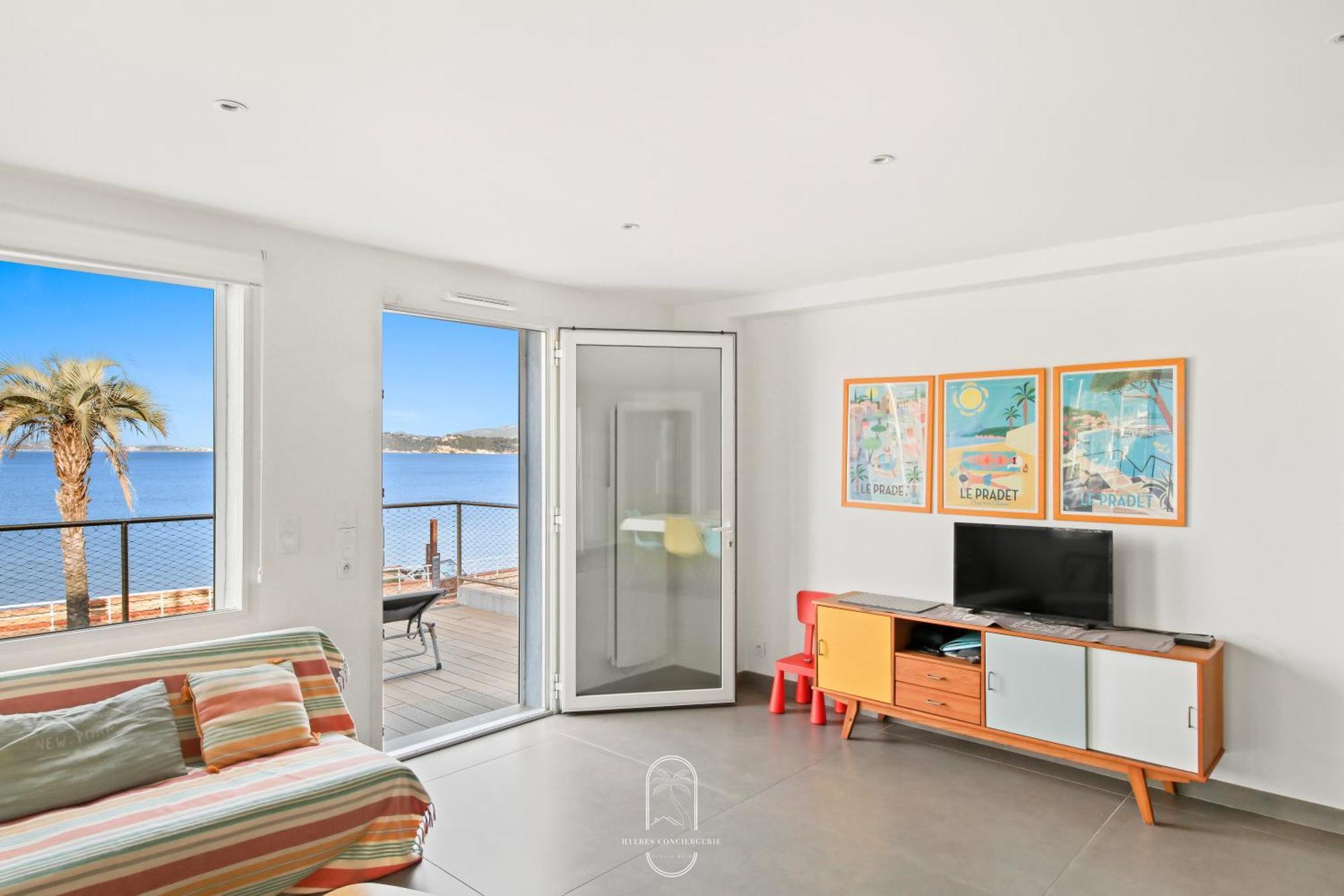 Villa Antoine Appartement Rdj Vue Mer Clim Wifi Parking Plage 50M La Garonne Le Pradet Exterior photo